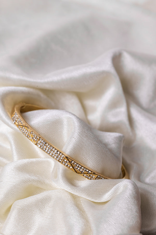 Royal Sparkle Classic Bangle