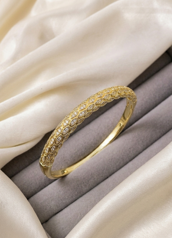 ✨ Honeycomb Luxe Gold Bracelet