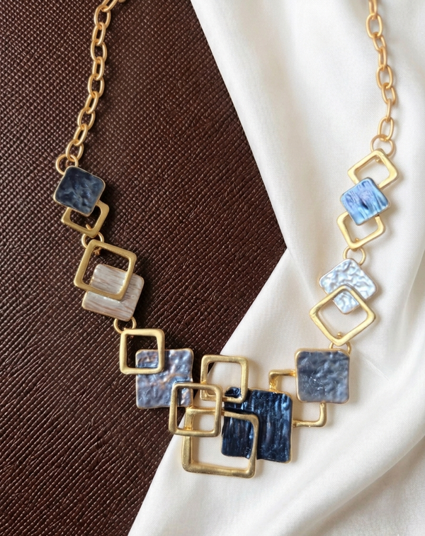 🔷 Urban Grid Abstract Necklace